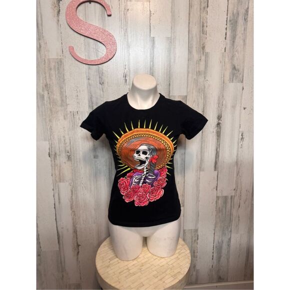 Catrina woman’s tshirt size small - Picture 2 of 5